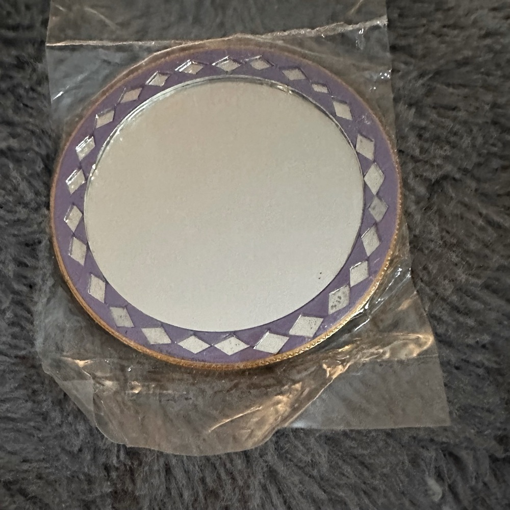 Mirror - Picture 3 of 4